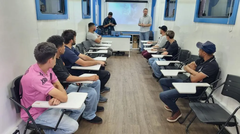Alunos do curso de Mecânica Automotiva iniciam aulas em Arapoti