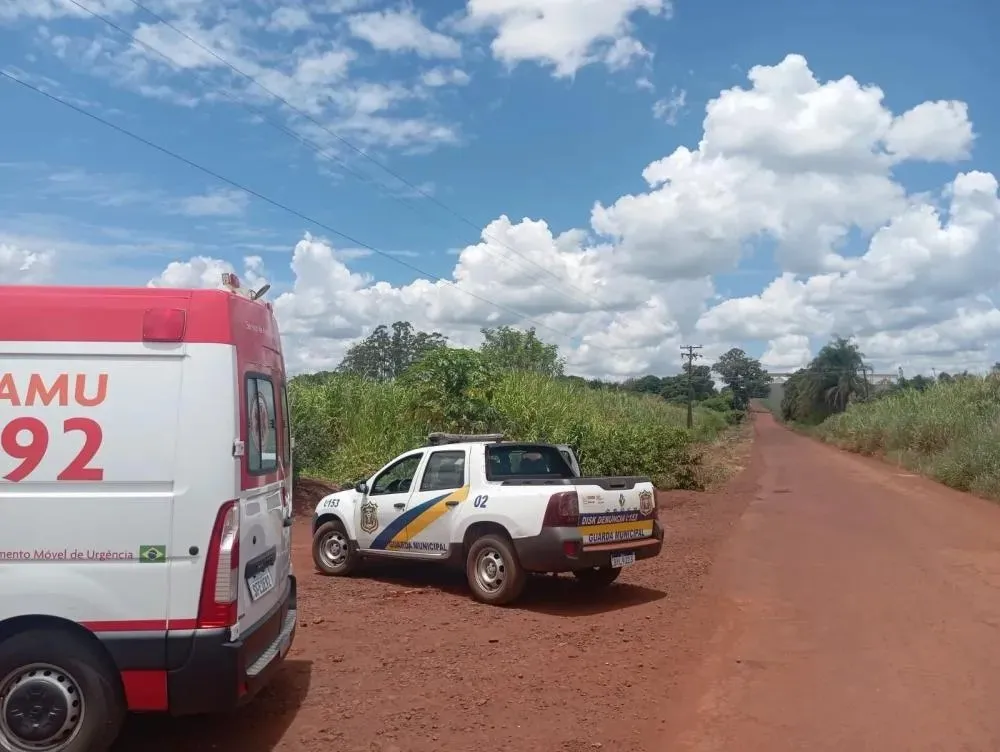 Motoboy é encontrado morto com buraco no pescoço