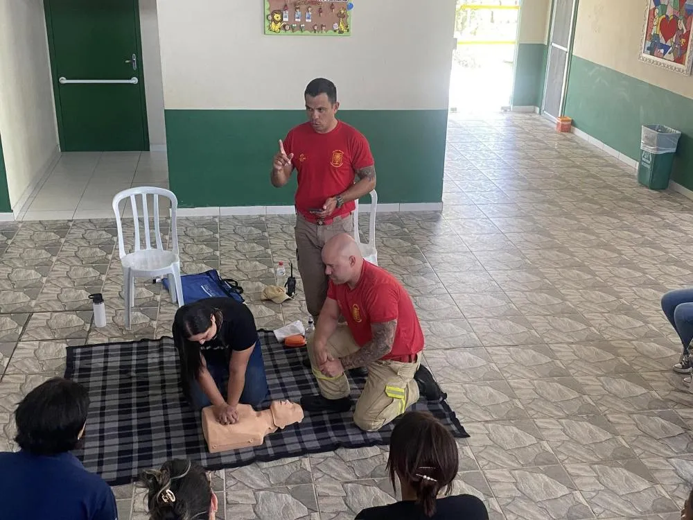 Jaguariaíva capacita servidoras públicas com treinamento de Primeiros Socorros