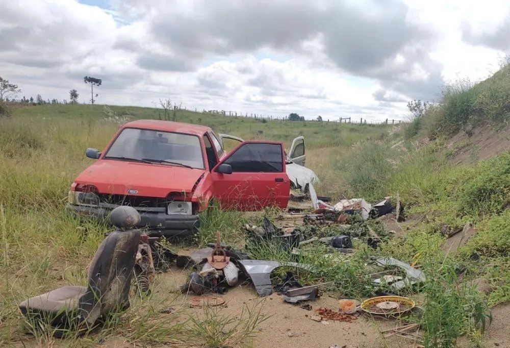 Polícia encontra “Cemitério” de carros roubados no Norte Pioneiro