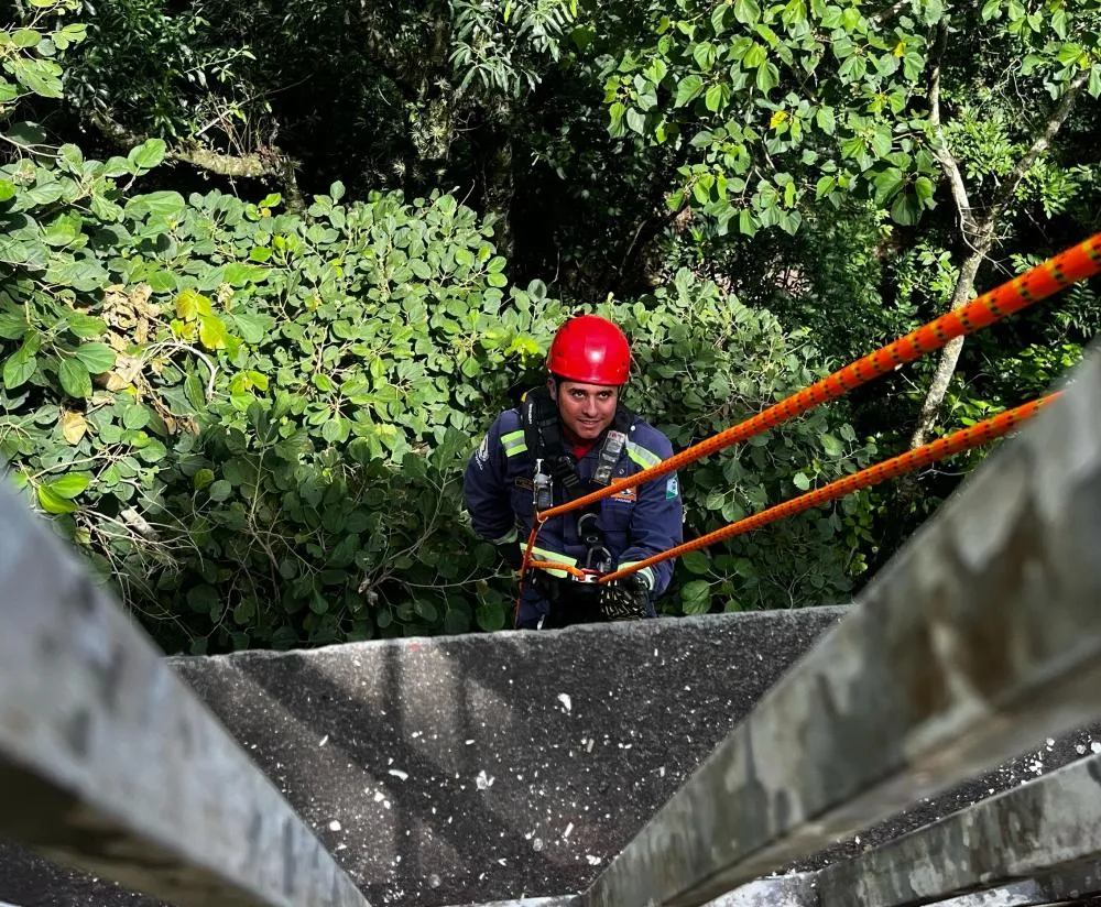 Corpo de Bombeiros realiza treinamento de resgate em Ibaiti