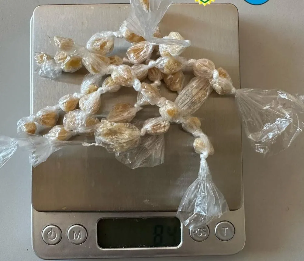 Três são presos vendendo crack em frente a escola da região