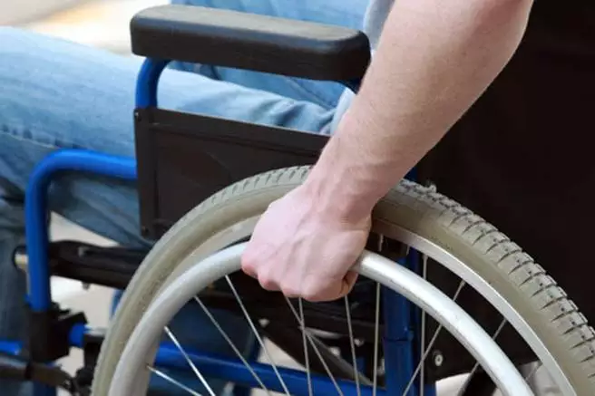 Cadeirante é preso após dar facada na enteada