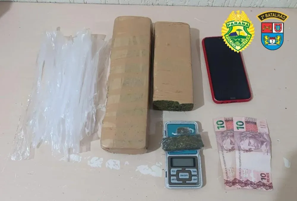 Homem e preso com drogas após agredir mulher em Santana do Itararé