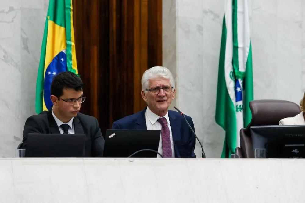 Governo do Paraná apresenta contas em dia à Assembleia Legislativa