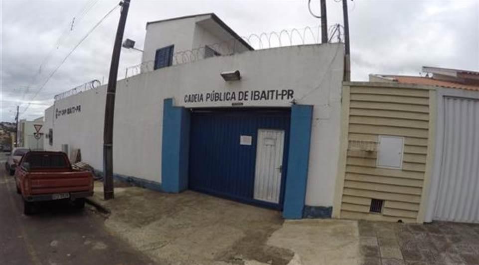 Preso ateia fogo em colchão para tentar fugir