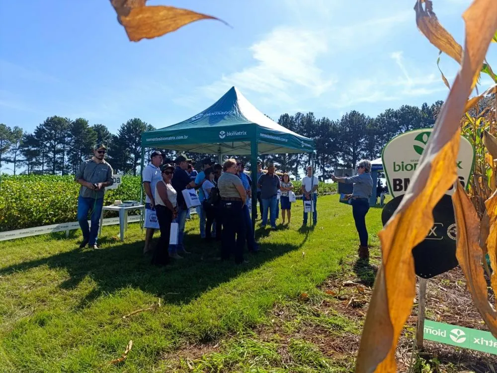 Dia de Campo em Sengés destaca inovação e capacitação para produtores rurais