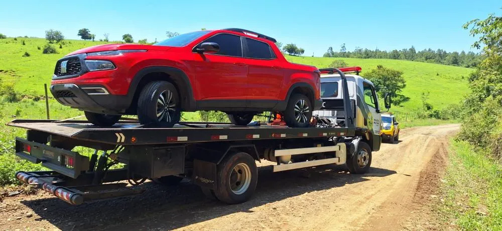 Polícia Militar encontra Fiat Toro furtada em Salto do Itararé