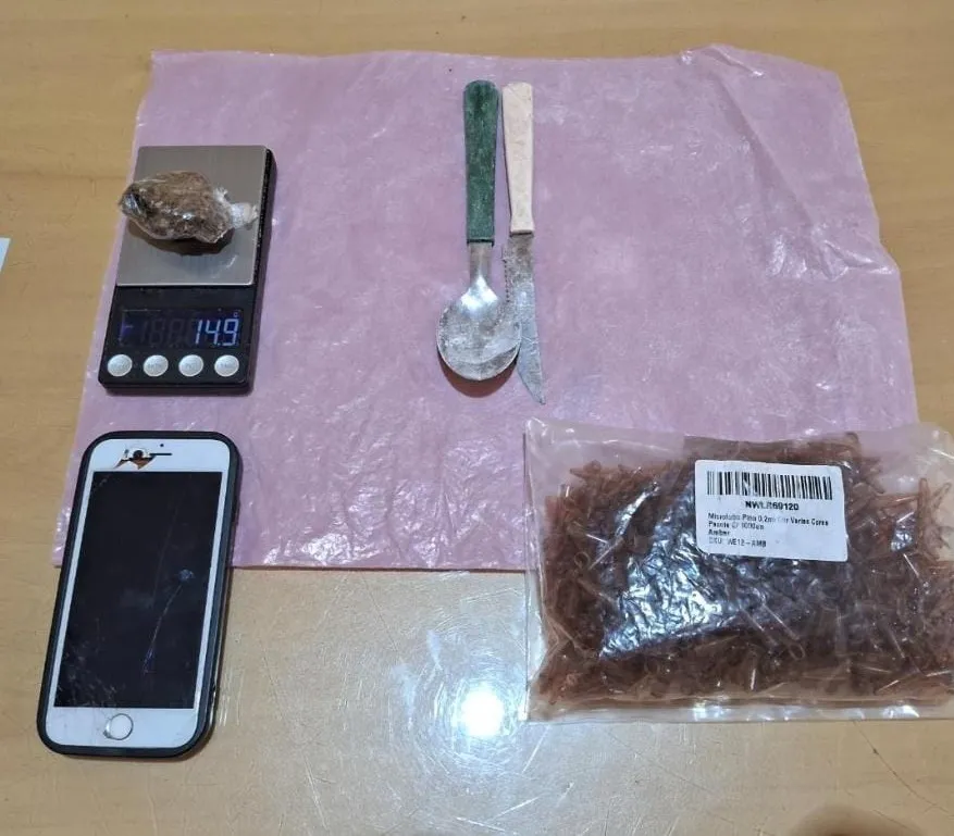 Suspeito confessa posse de drogas e é preso por tráfico em Santo Antônio da Platina