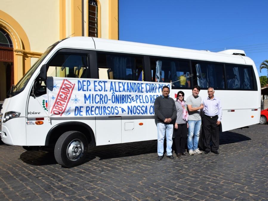 Apae de Tomazina é contemplada com micro-ônibus adaptado