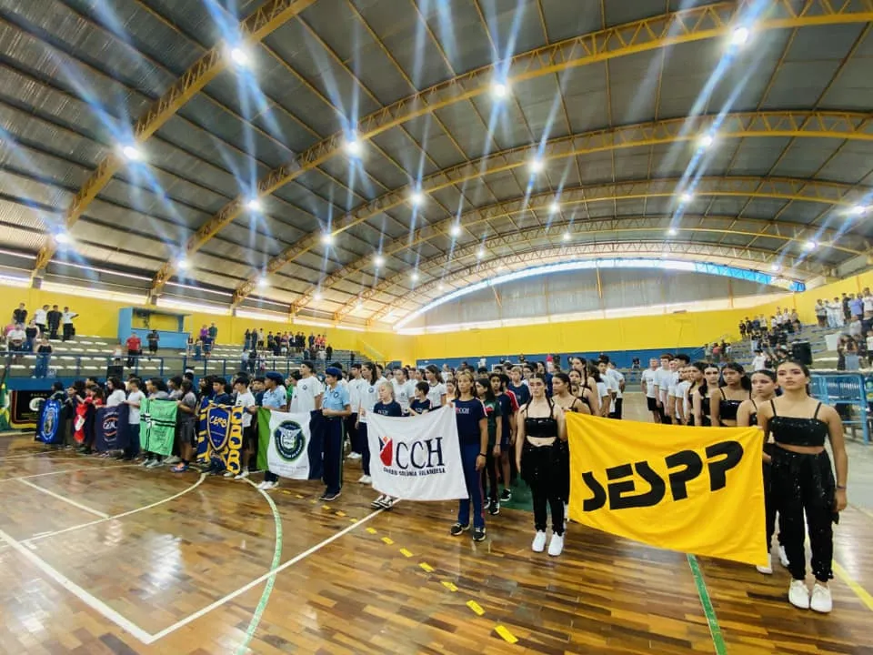 Abertura dos Jogos Escolares reúne dezenas de atletas em Arapoti