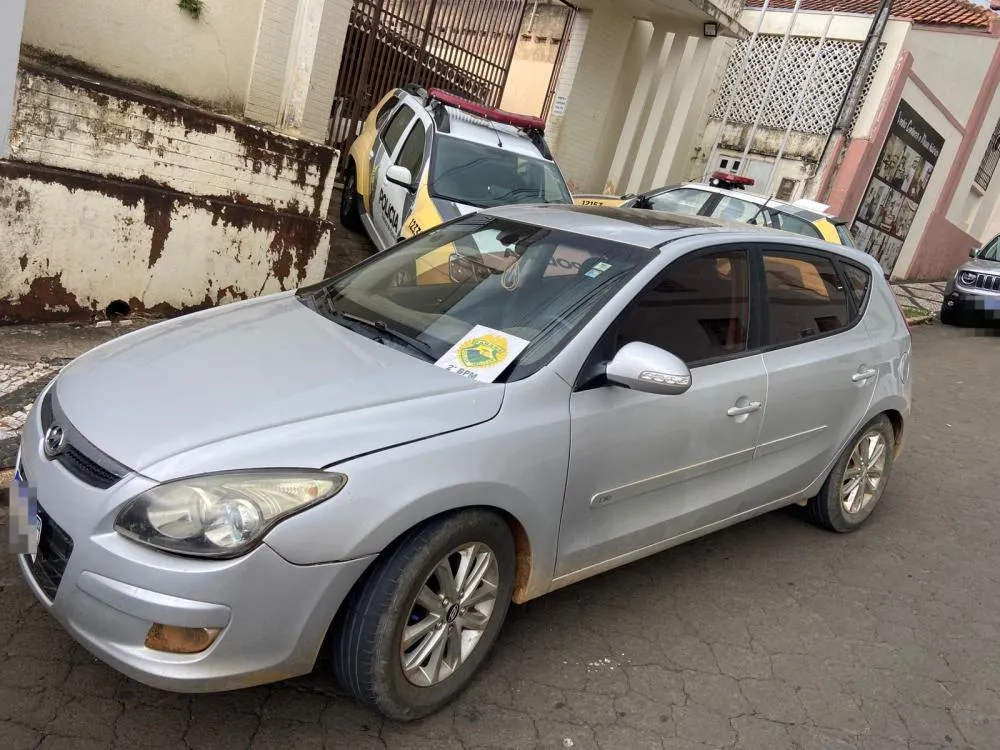 Mulher compra carro por R$ 16 mil e acaba presa por receptação em Siqueira Campos