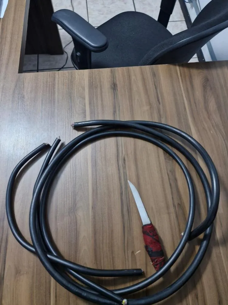 Homem é flagrado roubando fios na rua e é preso em Ibaiti