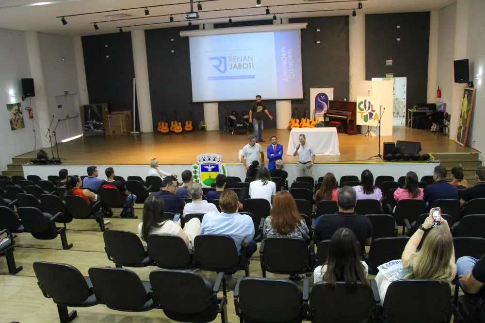 Servidores de municípios da região participam de curso sobre nova Lei de Licitações em Siqueira Campos