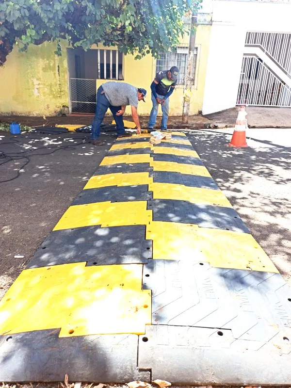 Lombadas ecológicas são implantadas em Santo Antônio da Platina