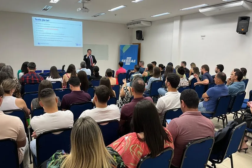 Servidores de seis prefeituras da região participam de curso sobre a Nova Lei de Licitação