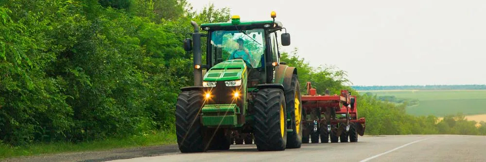 Novas regras exigem mudanças para o trânsito de máquinas agrícolas nas rodovias