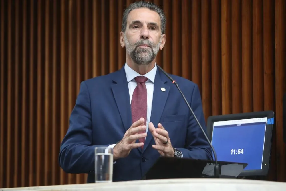 Diretor-geral da Itaipu defende acordo histórico com povos indígenas em sessão da Alep