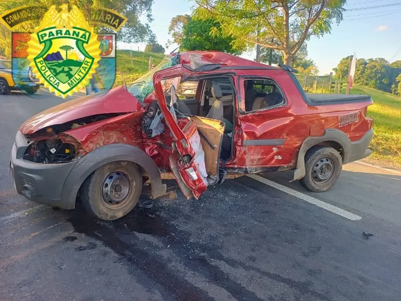 Acidente na PR092 deixa mulher e criança de Siqueira Campos feridas