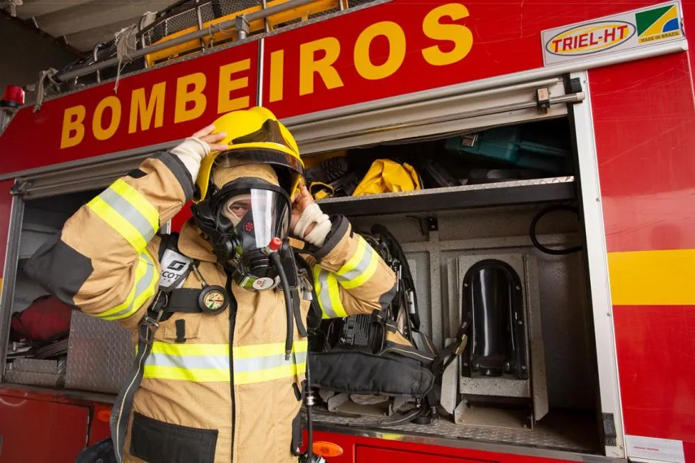 Corpo de Bombeiros anuncia concurso público com salários acima de R$ 6 mil