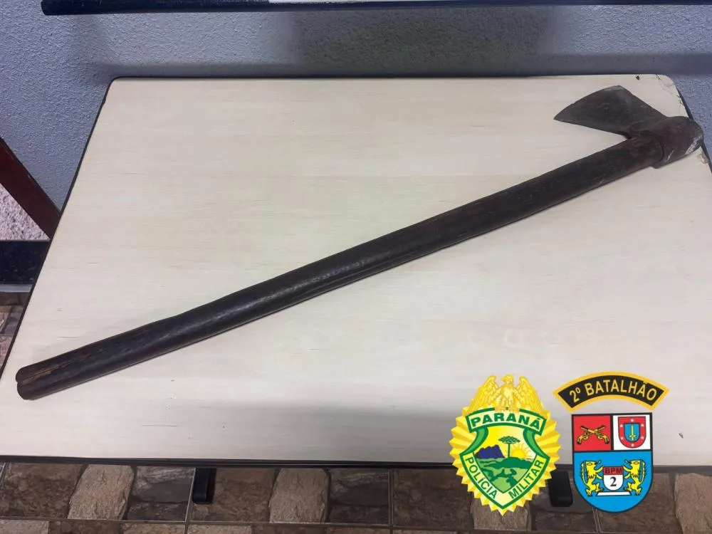 Homem é preso após ameaçar a ex-cunhada grávida com um machado