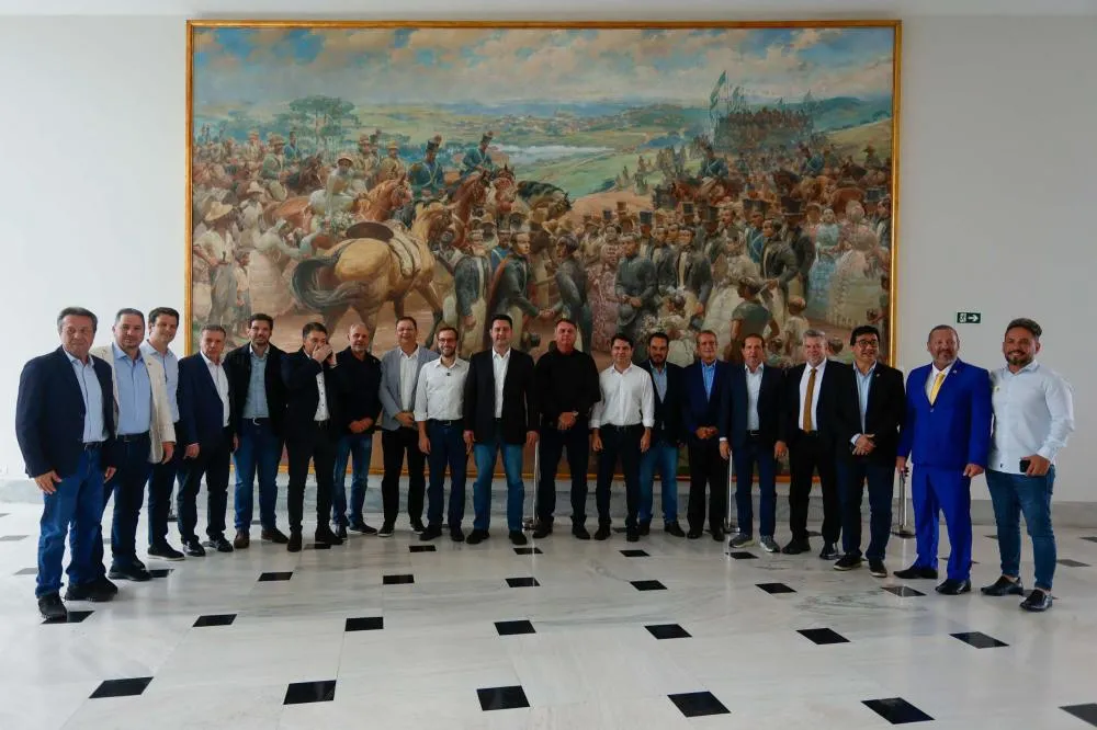 Governador Ratinho Junior recebe ex-presidente Jair Bolsonaro no Palácio Iguaçu