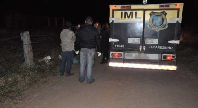 Trabalhador encontra idoso morto em estrada rural