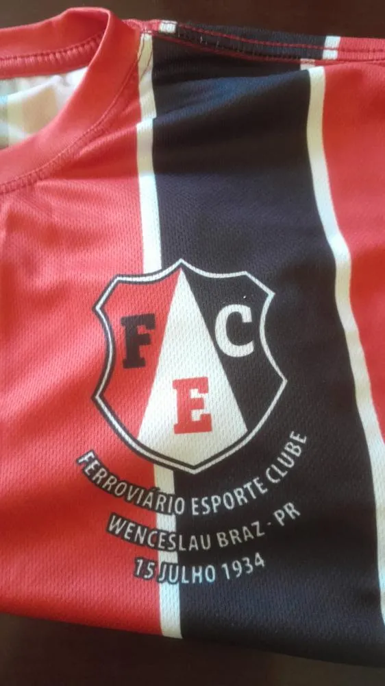 Torcedores do Ferroviário de Wenceslau Braz recriam uniforme clássico e homenageiam lendas do time