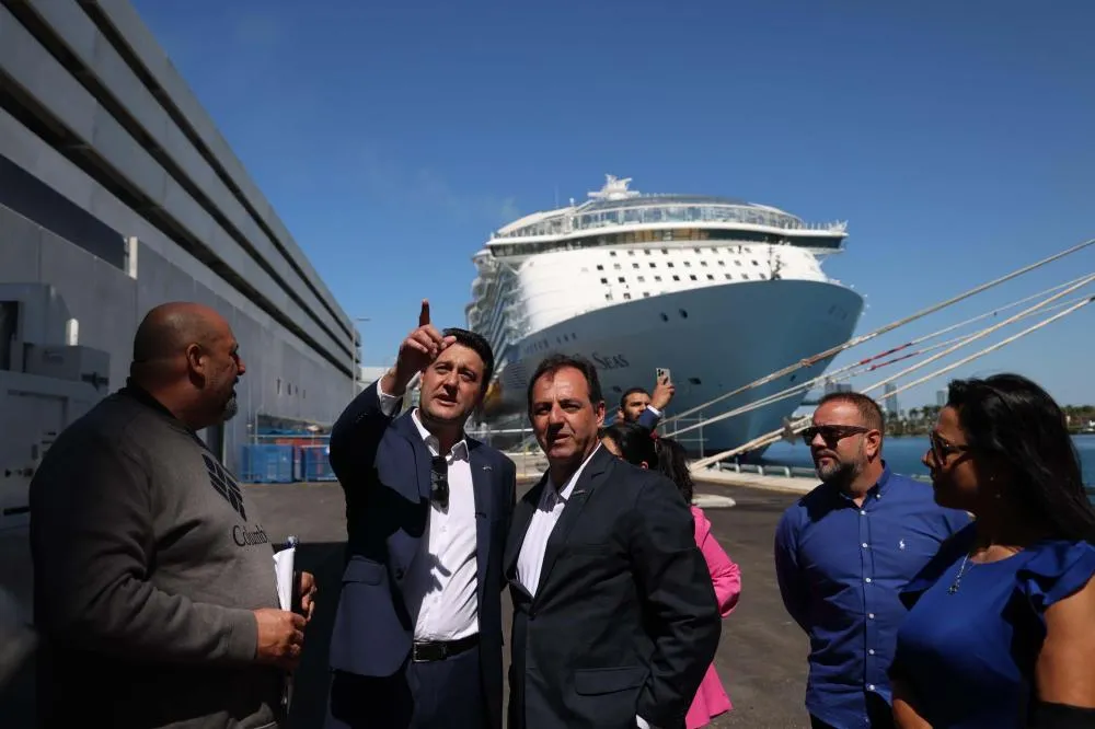 Governador anuncia construção de terminal de cruzeiros no Porto de Paranaguá