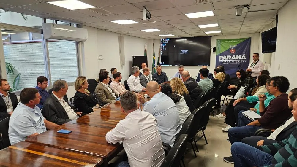 Prefeitos da AMUNORPI se reúnem com SESA para tratar da situação da Santa Casa de Jacarezinho