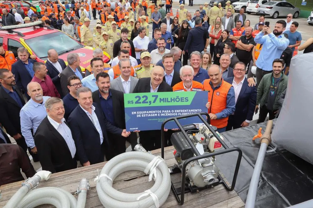 Governo entrega equipamentos de combate a incêndios para nove municípios da região