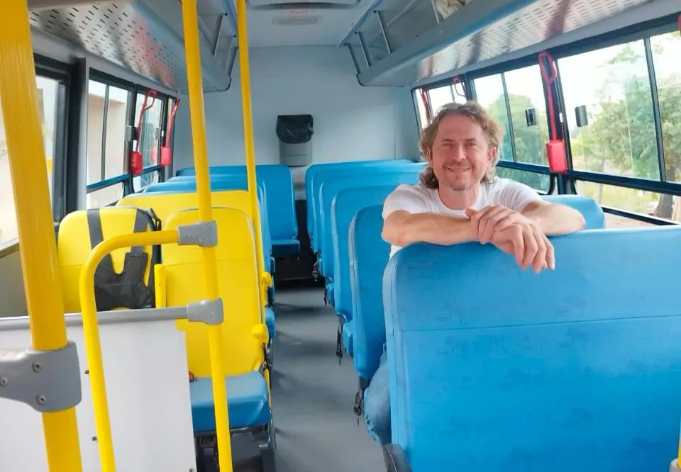 Siqueira Campos recebe novo ônibus escolar, adquirido com investimentos de quase R$ 400 mil do FNDE