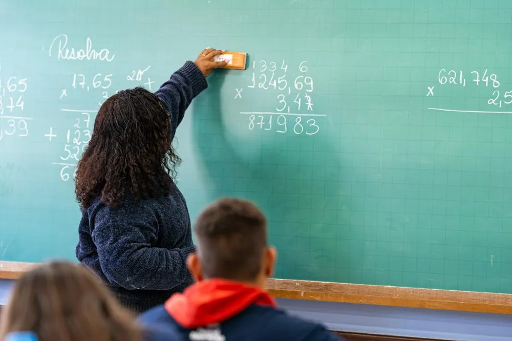 Paraná divulga edital de PSS com 500 vagas para a rede estadual de ensino