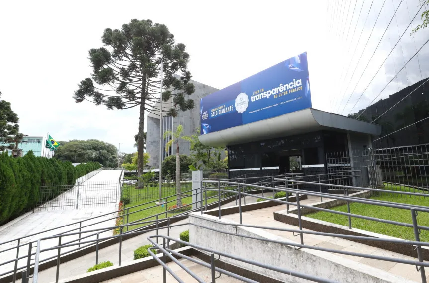 Assembleia realiza sessão solene para homenagear os trabalhadores paranaenses