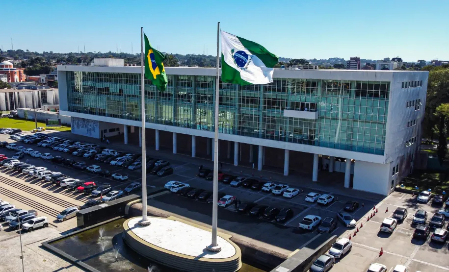 Paraná lidera crescimento econômico no Brasil em fevereiro de 2025