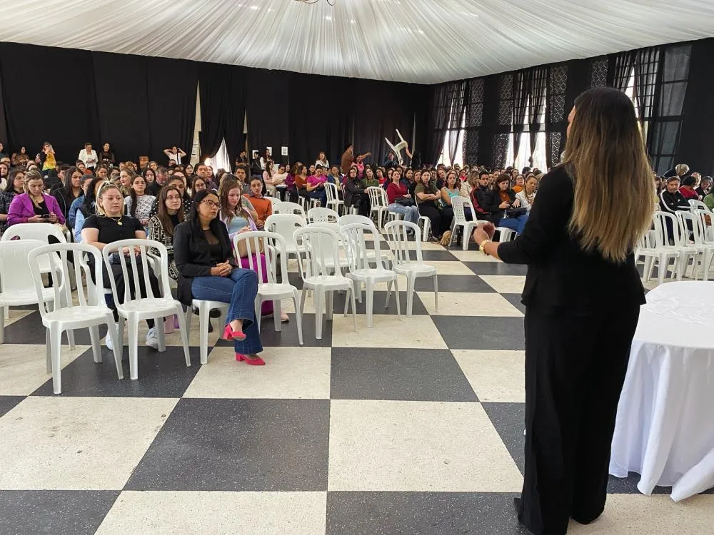 Capacitação reúne mais de 300 profissionais da rede de proteção à infância em Arapoti