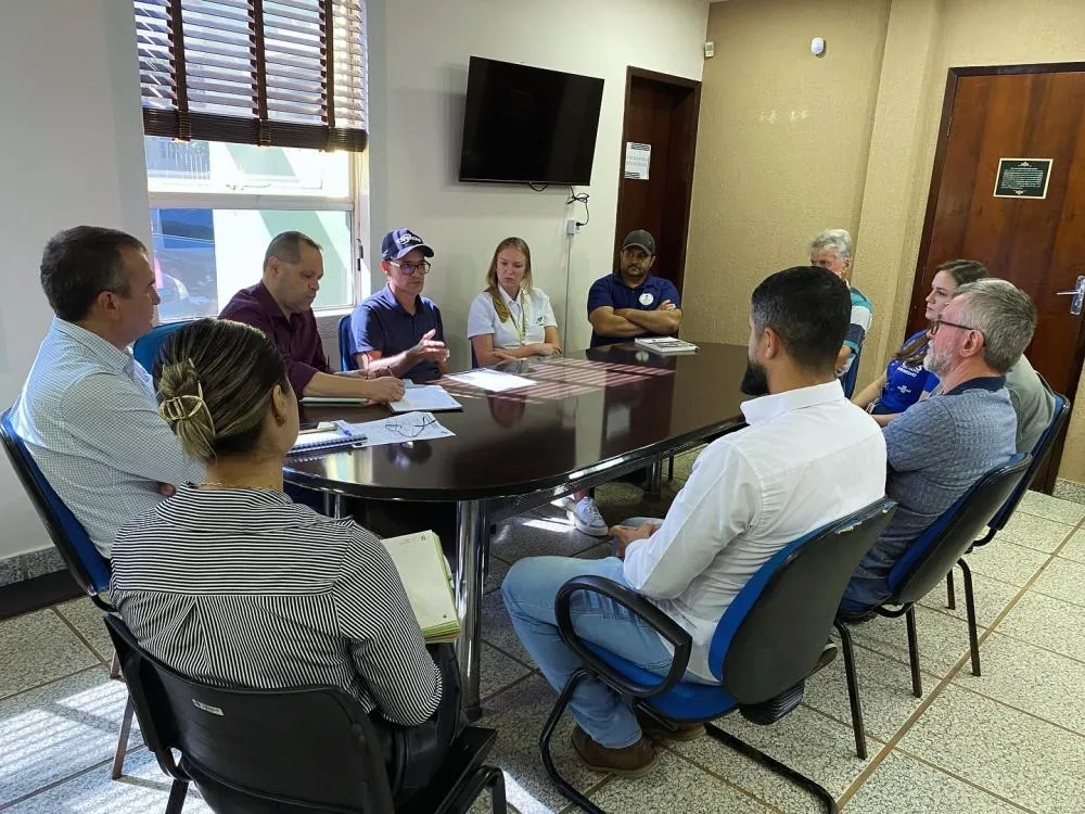 Reunião discute projetos para fortalecer a apicultura de Arapoti