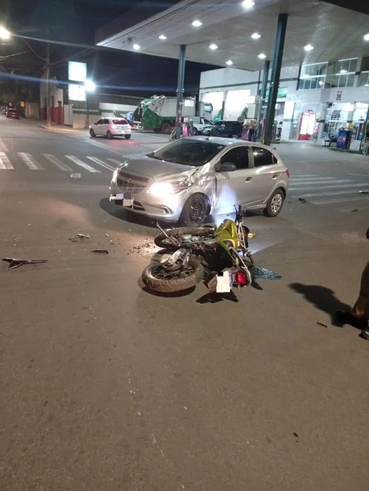 Acidente de trânsito deixa homem ferido no centro de Wenceslau Braz