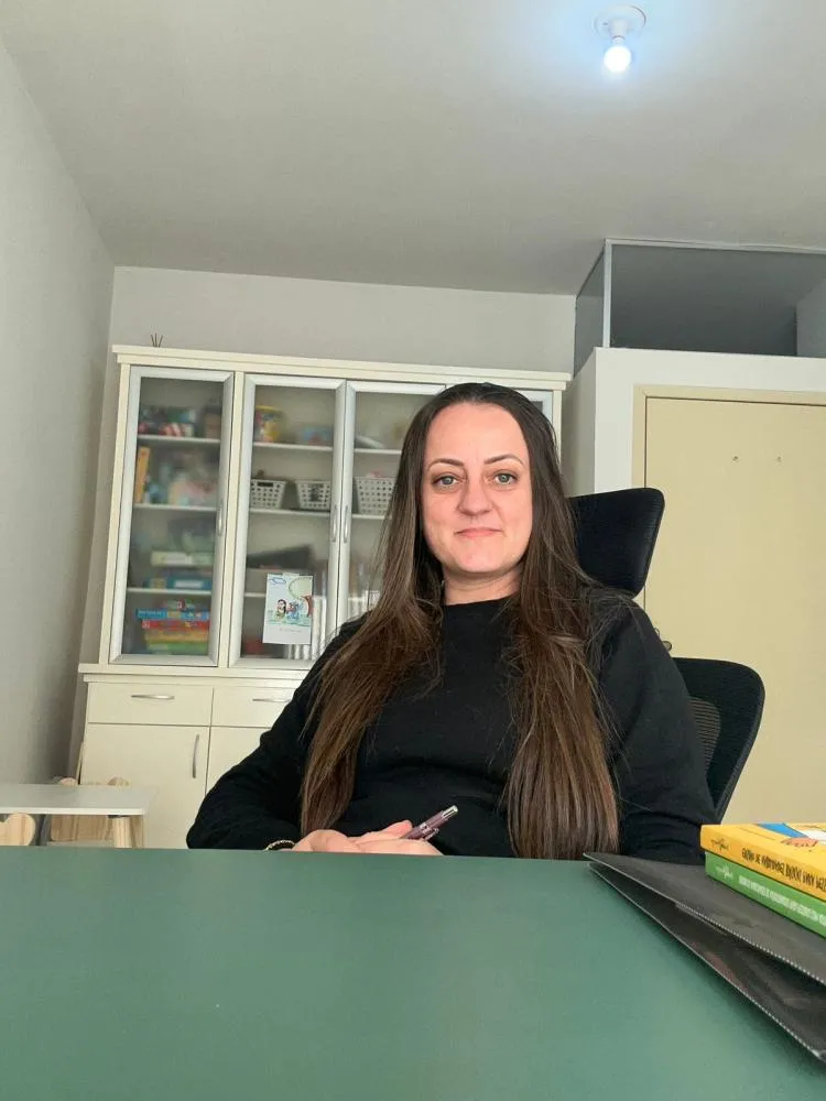 Psicóloga alerta sobre os impactos da exposição infantil a conteúdos que provocam a sexualização