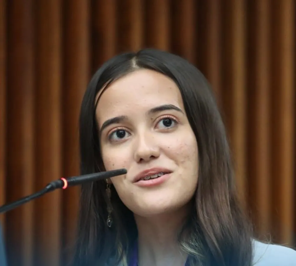 Aluna do Norte Pioneiro é destaque com projeto sobre Maria da Penha na Assembleia Legislativa