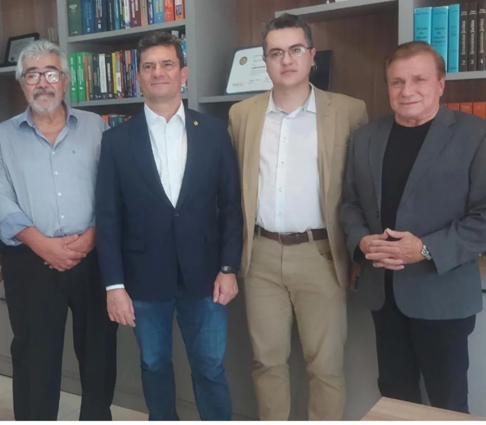  Sérgio Moro visita escritório de advocacia em Tomazina e reforça diálogo com lideranças jurídicas e políticas do Norte Pioneiro