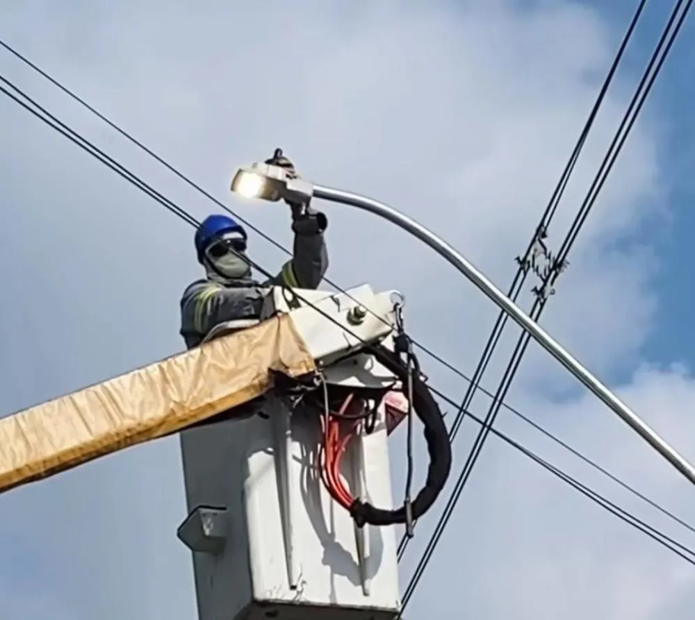 Arapoti inicia modernização da iluminação pública com instalação de LED na Vila dos Funcionários
