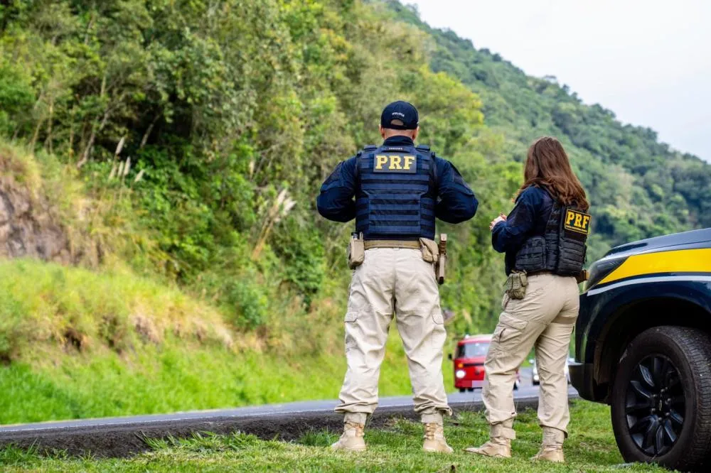 Suspeitos de aplicarem golpe em Jaguariaíva são presos em blitz da PRF na BR-277