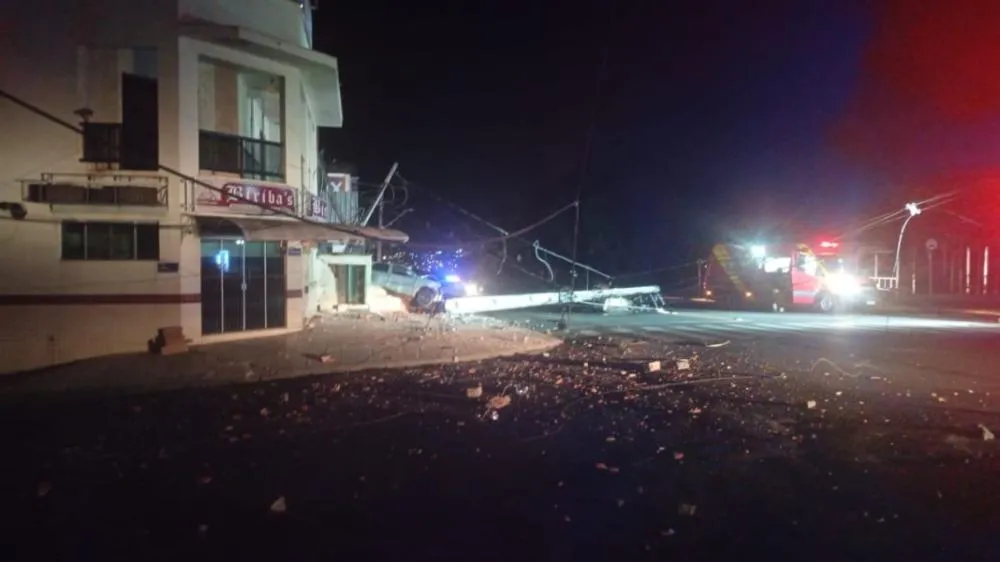 Vídeo mostra carro em alta velocidade antes de acidente que causou apagão em Jaguariaíva