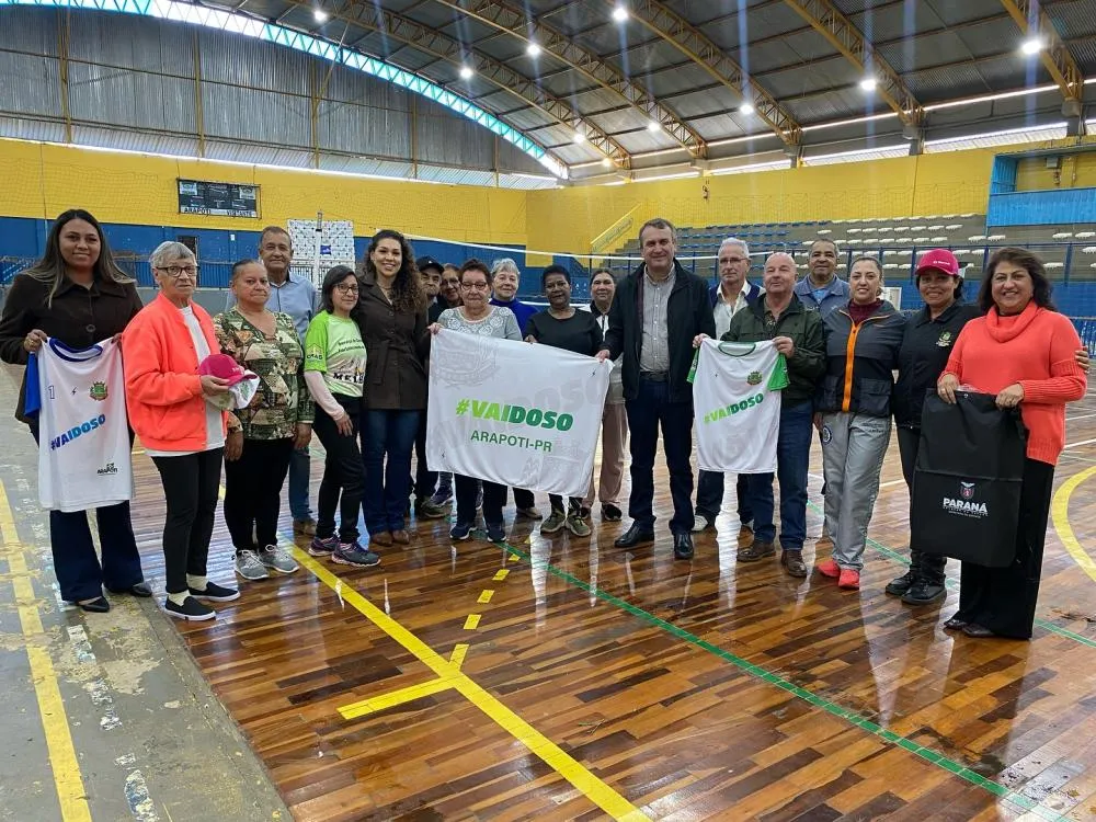 Atletas de idosos de Arapoti recebem kits e confiram presença em competição estadual