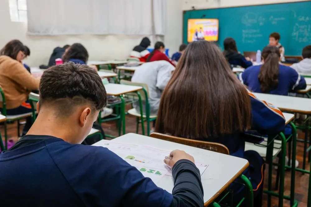 Governo regulamenta programa de educação em tempo integral na rede estadual
