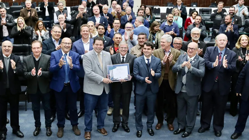 Assembleia celebra as seis décadas de Cohapar, empresa que criou mais de 370 mil moradias no Paraná