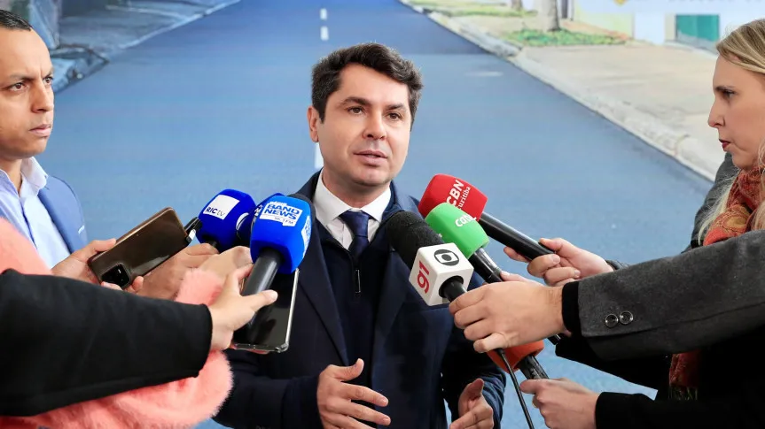 Alexandre Curi destaca protagonismo da Assembleia no programa Asfalto Novo, Vida Nova