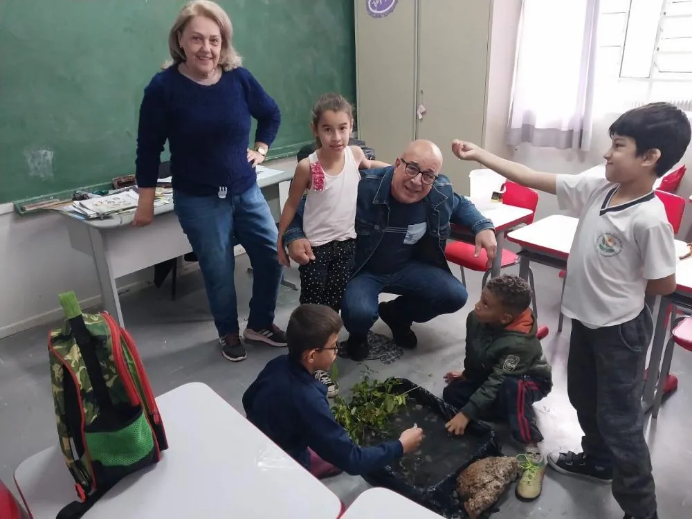 Vice-presidente da Federação das APAEs do Paraná visita escola em Siqueira Campos