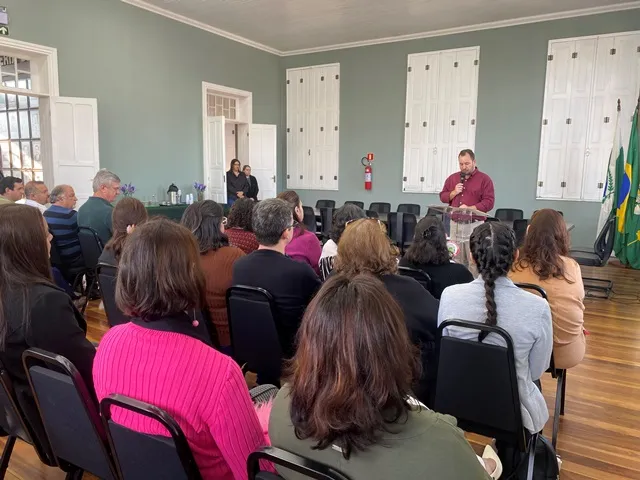 Prefeitura de Jaguariaíva empossa novos servidores públicos municipais